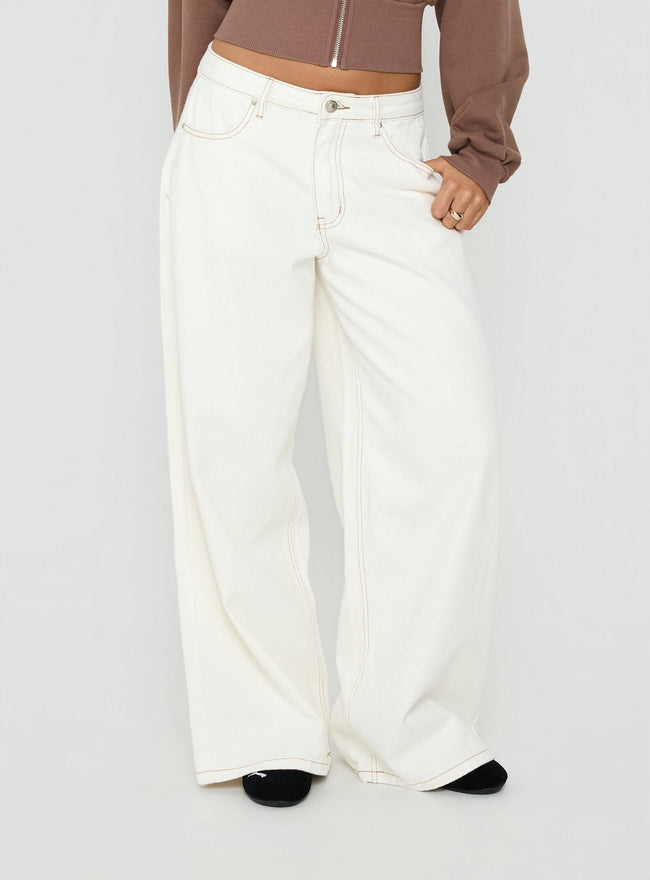 Naylor Mid Rise Wide Leg Jeans Cream Petite Main Image