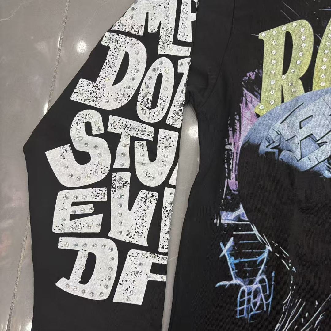 Roughplay Venom Skull Rhinestone Long Sleeve Tee