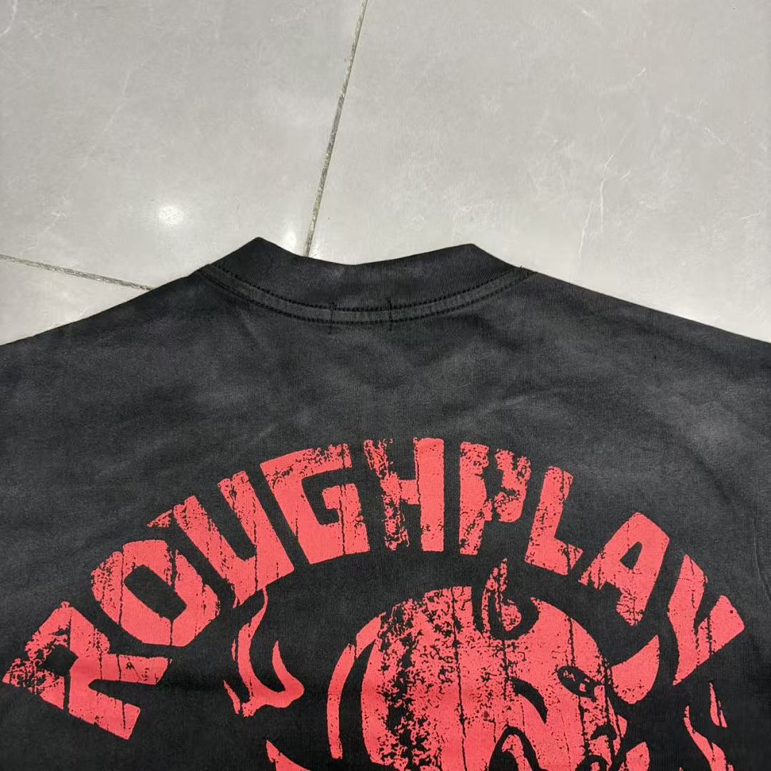 Roughplay Skull Star Flame Distressed Graphic Tee