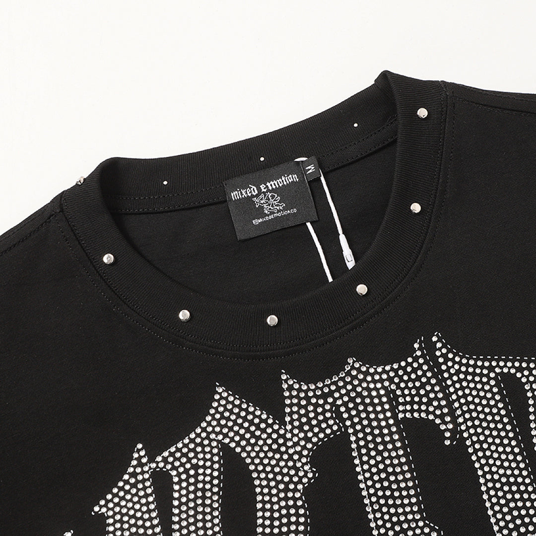 MIXED EMOTION Black Vintage Angel Character Graphic T‑Shirt