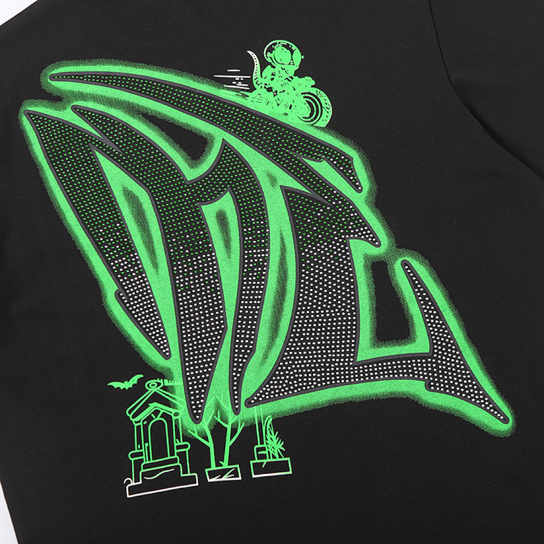 MIXED EMOTION  Gothic Letter Green Monster Graphic T‑Shirt